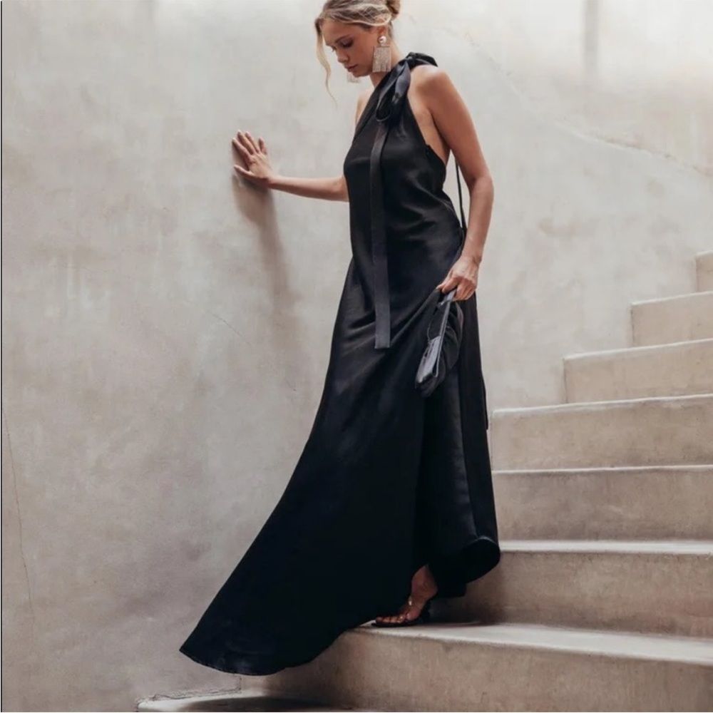 Cult Gaia Florence One-Shoulder Satin Black Gown 000/209